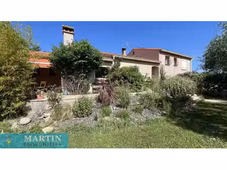 magnifique villa avec piscine et terrain arbore