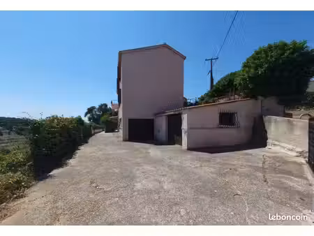 montaleigne : 72 m² à réinventer  terrasse sans vis-à-vis et deux stationnements