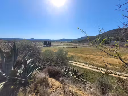 terrain constructible viabilisé de 2533m²
