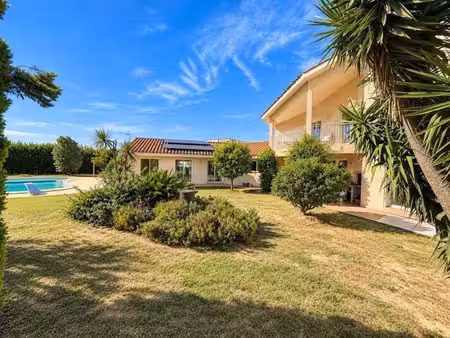 maison spacieuse de 280 m² sur parcelle de 1760 m² à villelongue-de-la-salanque