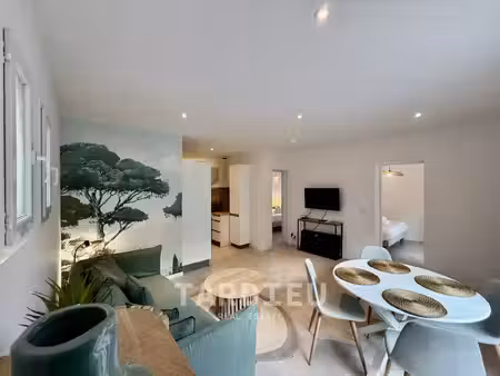 gassin : villa sécurisée  piscine  accès mer