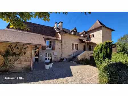 maison de caractère avec gîte indépendant et piscine à 8 minutes de villeneuve d'aveyron