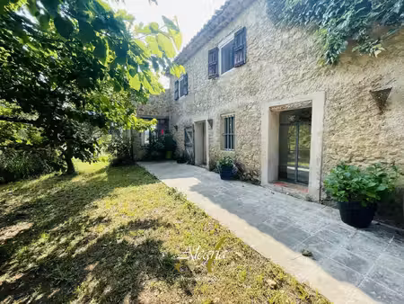 rare à la vente. au cœur des vignes  un mas en pierre d'env. 230m2  avec 5 chambres  sur..