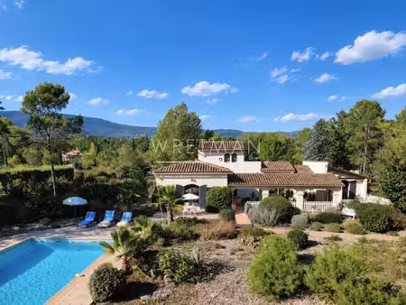 magnifique propriété avec piscine et jardin méditerranéen – fayence