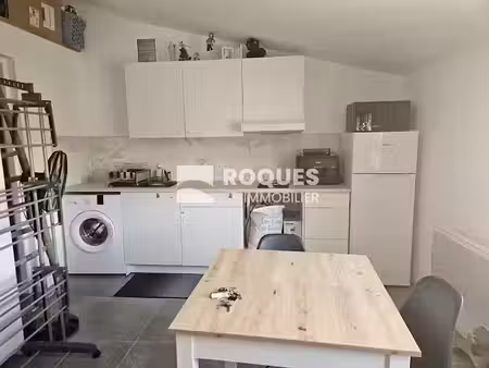 location meublée appartement 1 pièce 24 m² à lodeve (34700)  365 €