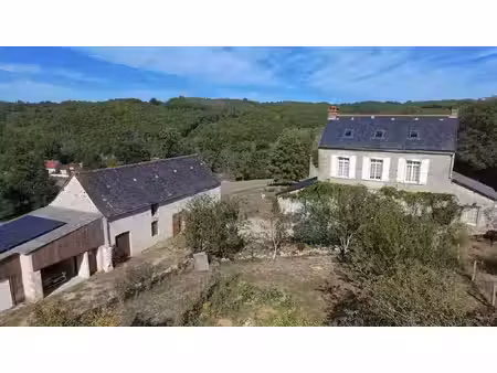 propriété de caractère avec dépendances sur 3772m de terrain