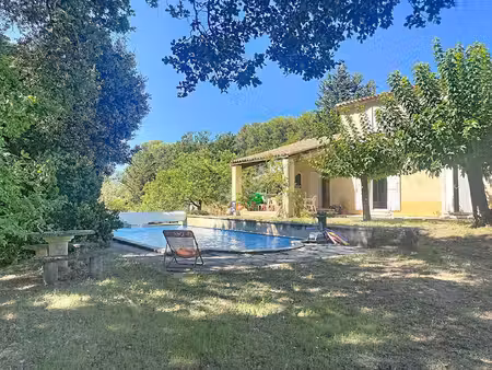 le beausset une belle maison de charme au coeur de la nature  avec piscine