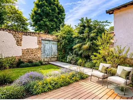exclusivité collonges-au-mont-d’or. maison en pierres dorées entièrement rénovée  3 chambr