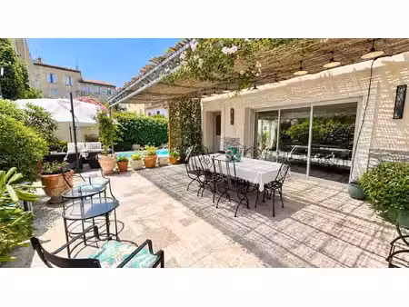 maison de caractère avec piscine et garage à vendre à la garde freinet