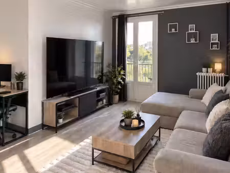 appartement t4 lumineux avec balcons et vue sur l'oise