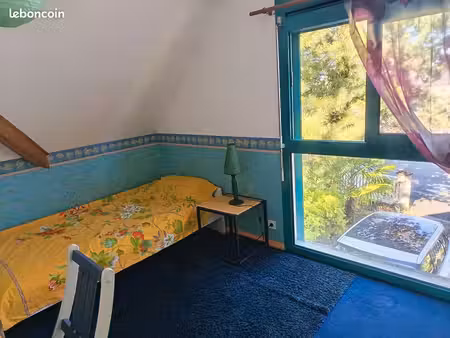 loue chambre meublée
