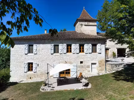 propriété de caractère exceptionnelle avec vue sur castelnau-de-montmiral