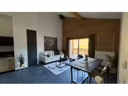 appartement duplex dans un chalet neuf au pied des pistes et remontées mécaniques