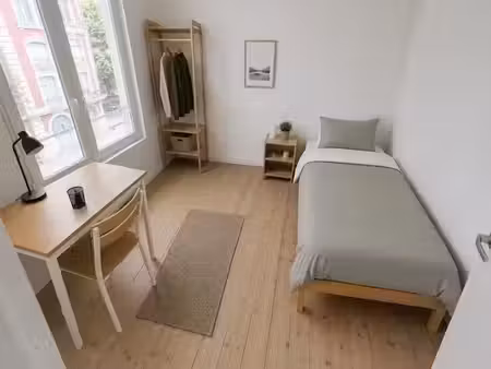 location meublée appartement 1 pièce 16 m² à tourcoing (59200)  550 €