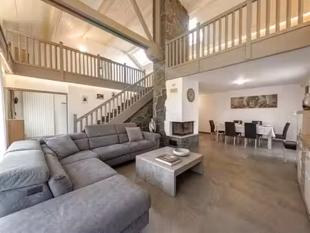 en exclusivité : maison avec 6 chambres sur 1 750 m2 de terrain  commune très recherchée