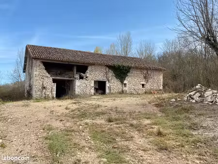 bâtiment 1 pièce 200 m²