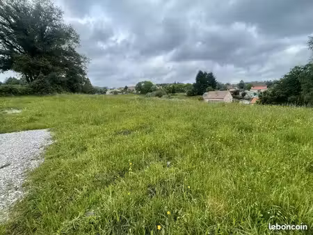 terrain 1 097 m² leyme