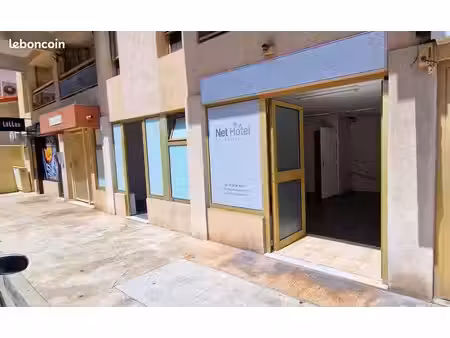 a louer local commercial antibes juan-les-pins 42m² belle vitrine / climatisé
