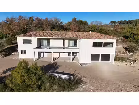 nans-les-pins : villa neuve de 269 m2  vue sur la sainte-baume  terrain 3 800 m2