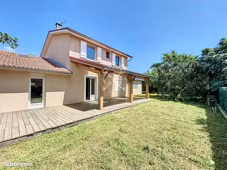 maison 6 pièces 144 m²