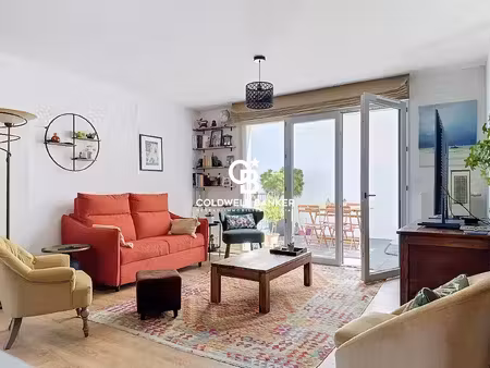 appartement lumineux avec terrasse et parking - la rochelle tasdon
