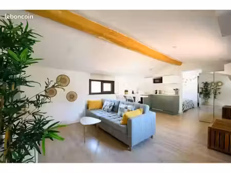 t1 bis meublé 31m² refait à neuf  internet inclus  1 min cours mirabeau