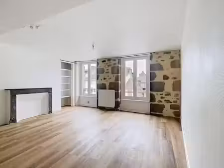 location appartement 3 pièces 62 m² à aurillac (15000)  619 €