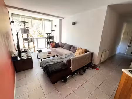 appartement lumineux de 44 58 m² à arles