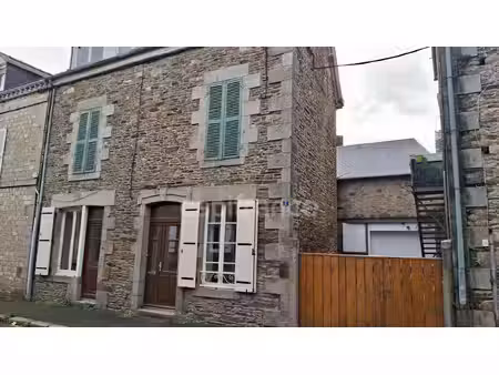 immeuble à vendre antrain (35)