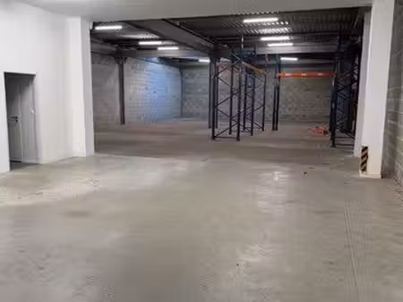 location local d'activités de 550 m² corbas zone d'activité