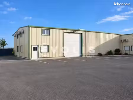 local d'activité 458 m²