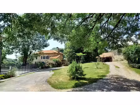 très beau domaine en haut quercy