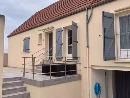 grande maison de près de 200 m² avec entrée indépendante  sous-sol et dépendance
