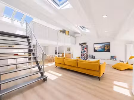 à vendre – appartement d'architecte – 3 chambres – vendu meublé - cannes banane - palais..