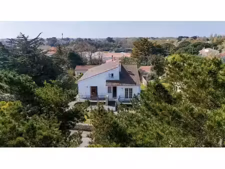 maison de bord de mer la brée les bains