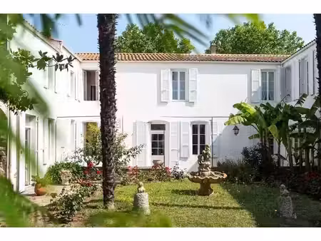 unique ! maison bourgeoise avec jardin  appartements et dépendan