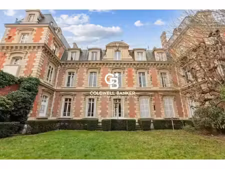 hôtel particulier chargé d'histoire