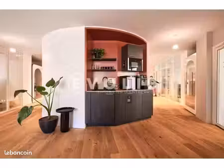 bureaux 362 m²