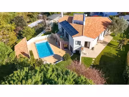elegante villa familiale a 600 m de la plage de nauzan saint pal