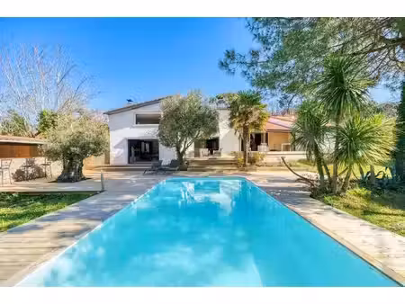 face a l'ocean  une exceptionnelle villa a saint palais sur mer