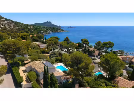 vue mer  piscine et plages à pied