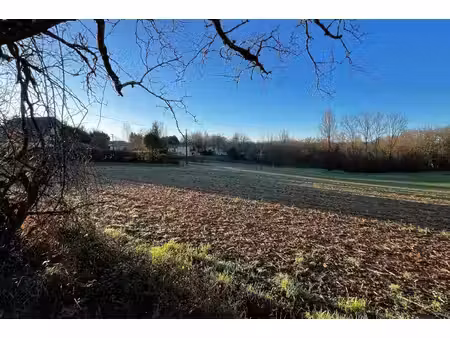 terrain constructible de 2 800 m2 à vendre  avec cu  à 2 minutes des commerces de...