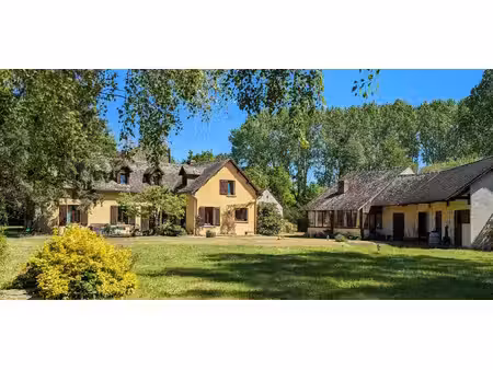 1 7km d'un village avec commerces  maison 4 chambres  2 9ha