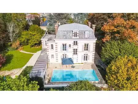 maison de maître avec parc et piscine - centre-ville d'auxerre à