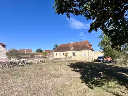 maison en pierre rénovée accès de plain pied - piscine calès 46350