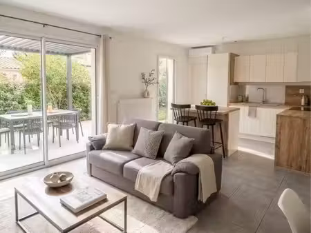 maison 92 m² - 3 chambres - climatisation - terrasse - jardin - garage aménagé