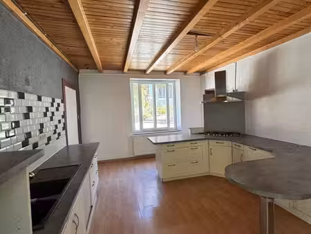 appartement à vendre à chezery forens ?