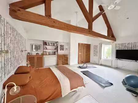 caen nord  maison xxème et chambres d'hôtes (total 10 chambres) sur terrain de 775m2