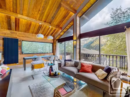 un superbe appartement de luxe  spacieux et situé en plein centre de châ