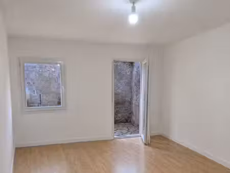 local commercial / studio pour professionnel